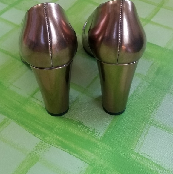 Bronze Pump, Marc Fisher - Picture 3 of 5